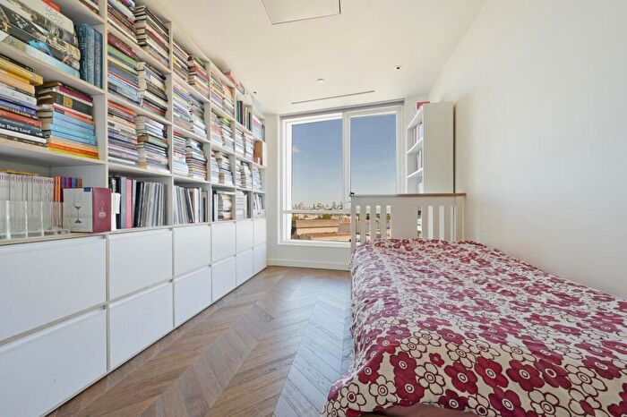 3 Bedroom Apartment For Sale In Holmby House, Battersea Power Station, SW11