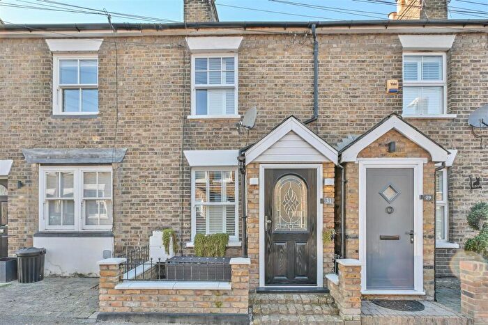 3 Bedroom Terraced House For Sale In Myrtle Road, Warley, Brentwood, CM14