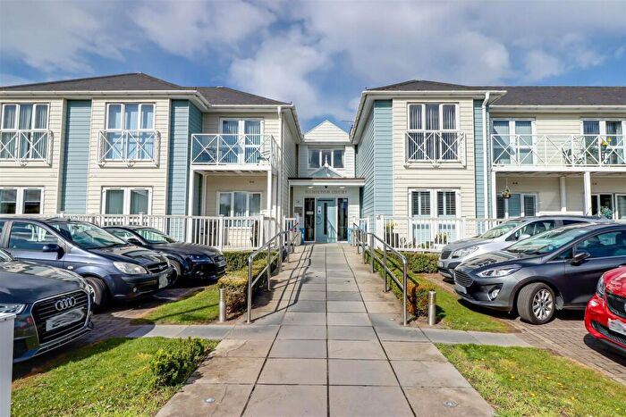 2 Bedroom Retirement Property For Sale In Long Road, Canvey Island, SS8