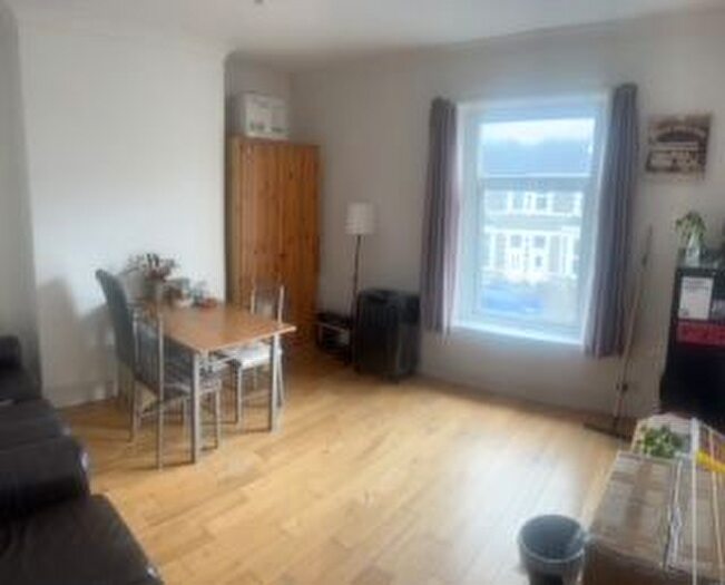 2 Bedroom Maisonette To Rent In Woodville Road, Cardiff, CF24