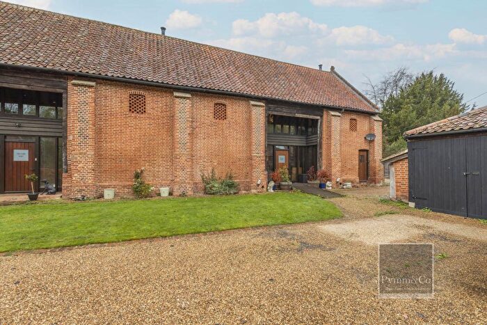 5 Bedroom Barn Conversion For Sale In The Common, Dunston, NR14