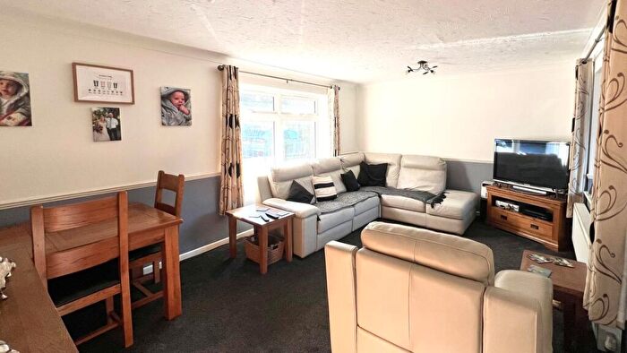 2 Bedroom Bungalow For Sale In Pound Lane, Burley, Ringwood, BH24