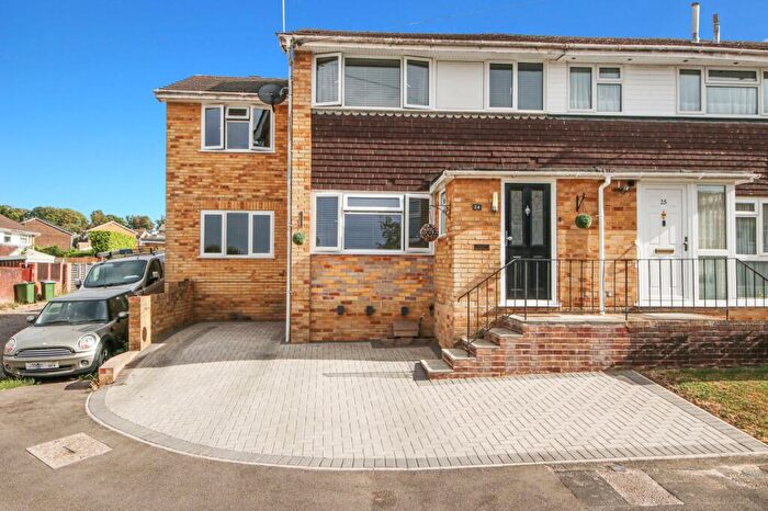 4 Bedroom Terraced House For Sale In Epping Close, West End Park, SO18