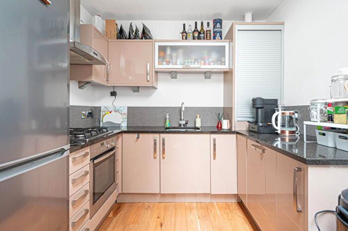 2 Bedroom Flat To Rent In Smyrna Road, West Hampstead, London, NW6