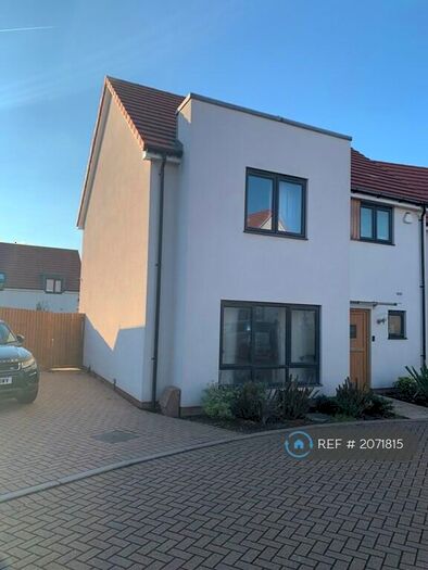 3 Bedroom Detached House To Rent In Radar Close, Southend-On-Sea, SS2