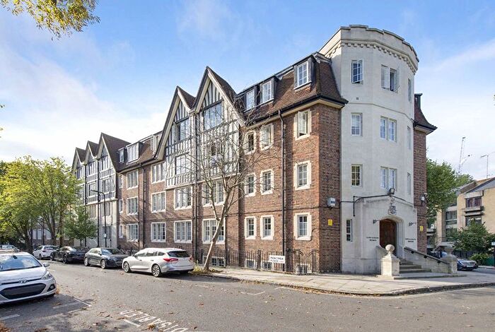 2 Bedroom Flat To Rent In Mortimer Crescent, Kilburn Park, NW6