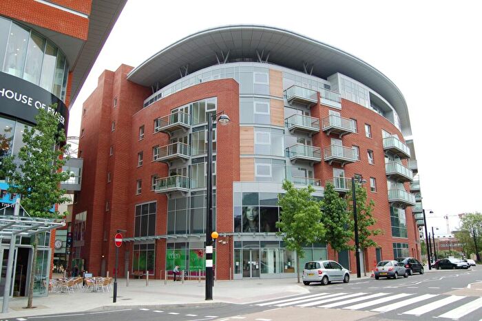 2 Bedroom Apartment To Rent In Desborough Road, High Wycombe, Buckinghamshire, HP11