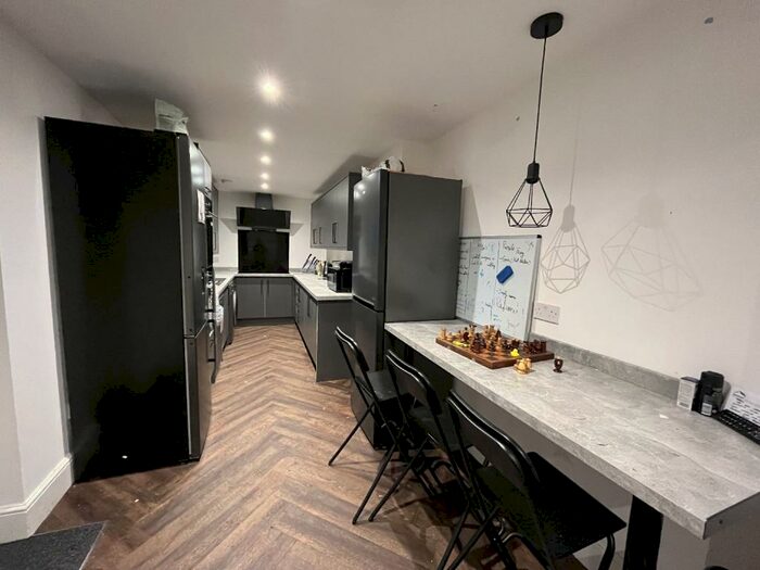 6 Bedroom House To Rent In Nottingham Road, Nottingham, Nottinghamshire, NG7