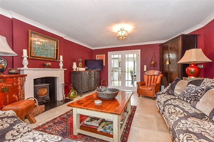4 Bedroom Detached Bungalow For Sale In The Lees, Challock, Ashford, Kent, TN25