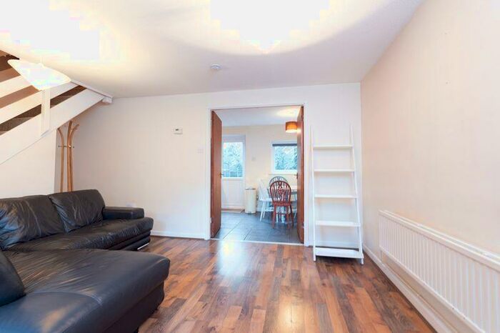 2 Bedroom End Of Terrace House To Rent In Shipwright Road, Surrey Quays, SE16