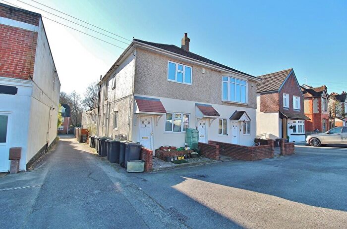 2 Bedroom Maisonette For Sale In Stakes Road, Waterlooville, PO7