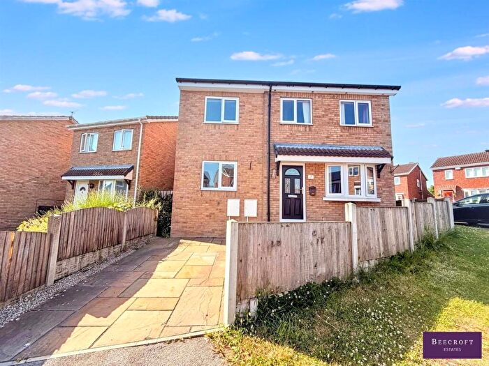3 Bedroom Detached House For Sale In Burntwood Close, Thurnscoe, S63