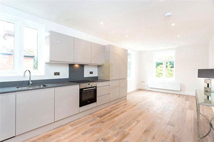 2 Bedroom Apartment For Sale In Fordwych Road, West Hampstead, London, NW2