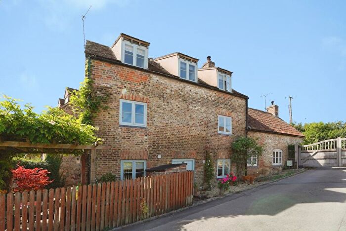 3 Bedroom End Of Terrace House For Sale In Fromebridge Lane, Whitminster, Gloucester, Gloucestershire, GL2