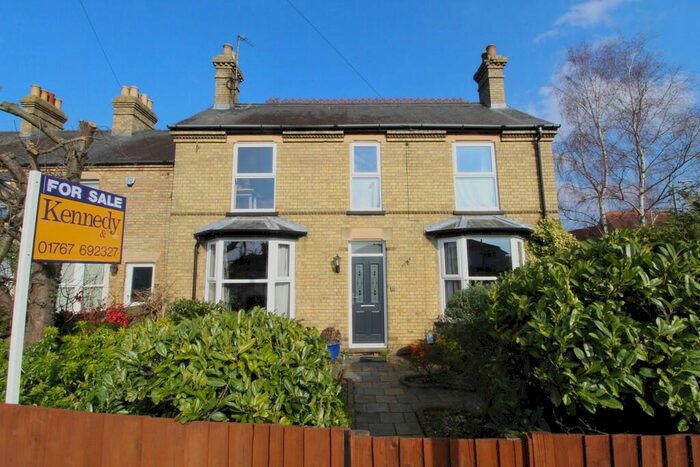 3 Bedroom Detached House For Sale In St. Neots Road, Sandy, SG19