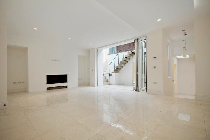 3 Bedroom Flat To Rent In Devonshire Place, London, W1G