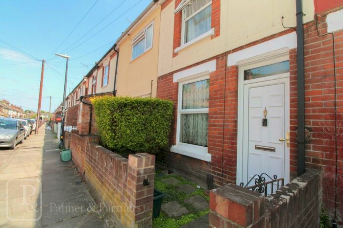 2 Bedroom Terraced House To Rent In Lisle Road, Colchester, Essex, CO2