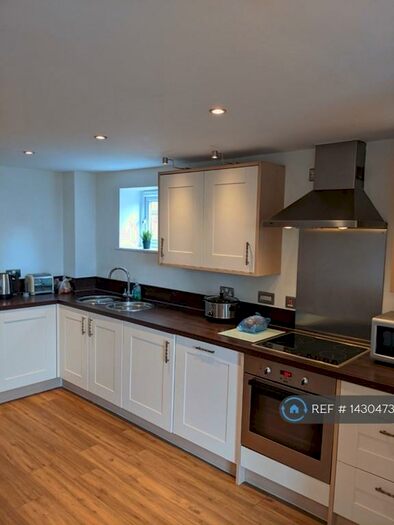 2 Bedroom Flat To Rent In Ockbrook Drive, Nottingham, NG3