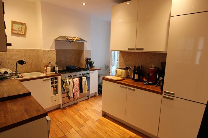 2 Bedroom Flat To Rent In Camberwell, SE5