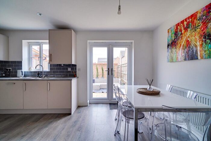 3 Bedroom Terraced House For Sale In High Street, Fenstanton, Huntingdon, Cambridgeshire, PE28
