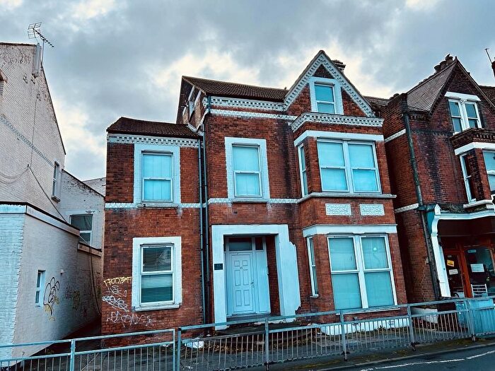 3 Bedroom Flat To Rent In Balmoral Road, Gillingham, ME7