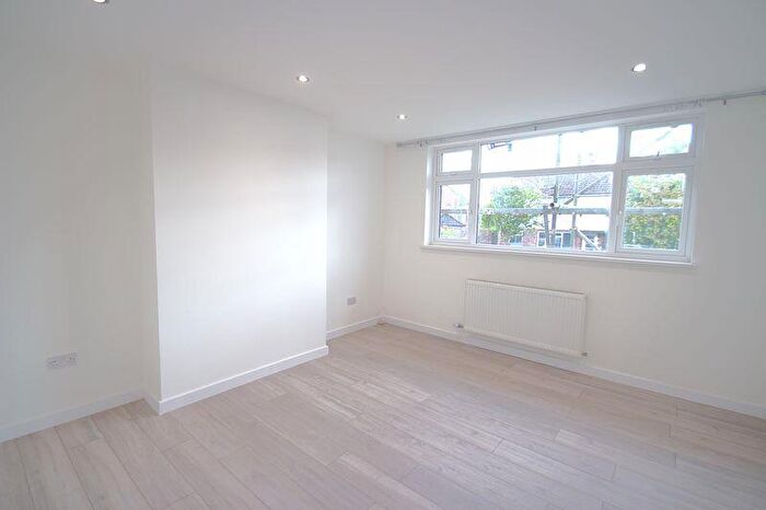 1 Bedroom Flat To Rent In Imperial Close, Harrow, HA2