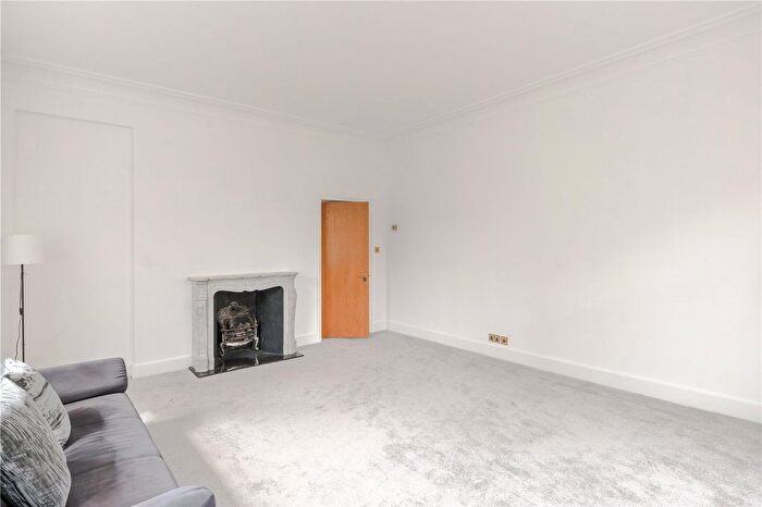 2 Bedroom Flat To Rent In Portland Place, London, W1B