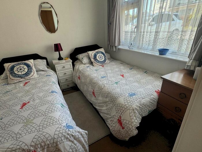 2 Bedroom Flat For Sale In Sun Valley Drive, Saundersfoot, Pembrokeshire., SA69
