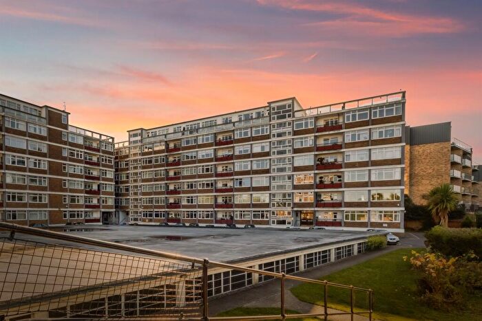 2 Bedroom Apartment For Sale In Rivermead, West Bridgford, Nottingham, NG2