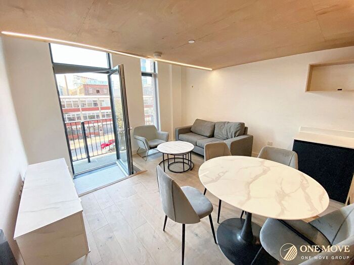 2 Bedroom Flat To Rent In Spinners Way, Manchester, M15