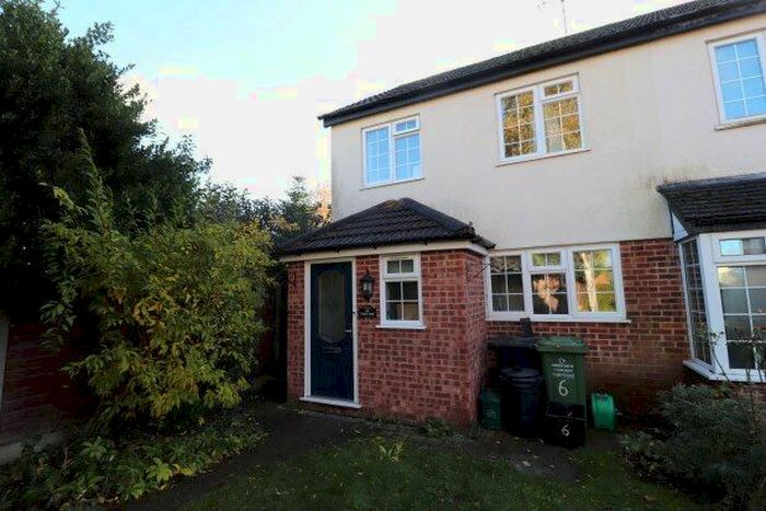 3 Bedroom Property To Rent In Coach Mews, Billericay, CM11