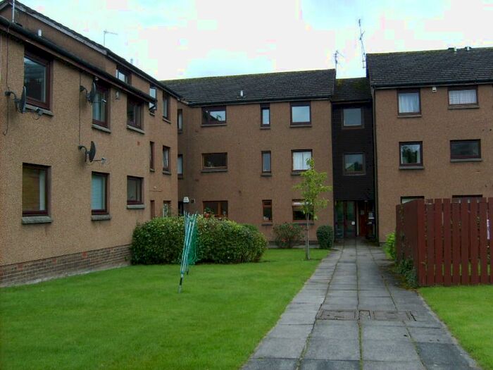 2 Bedroom Flat To Rent In Fortingall Place, Kelvindale, Glasgow, G12