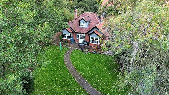 4 Bedroom Chalet For Sale In The Hurn, West Runton, Cromer, NR27