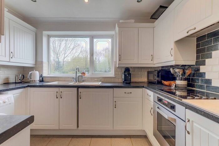 1 Bedroom Maisonette To Rent In Landermere, Basildon, SS14