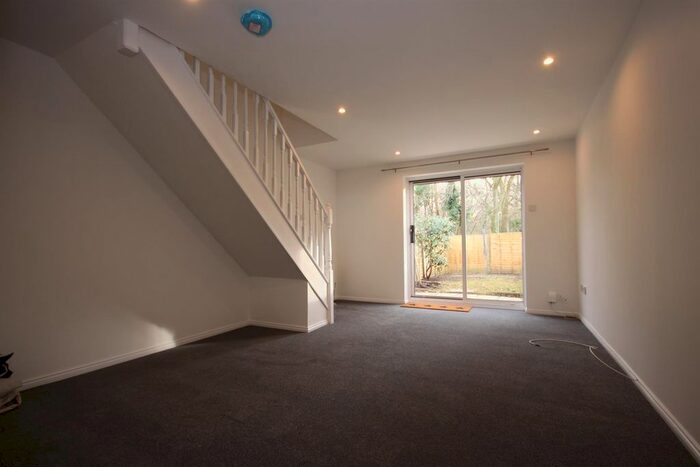 2 Bedroom End Of Terrace House To Rent In Buchan Avenue, Whiteley, Fareham, PO15