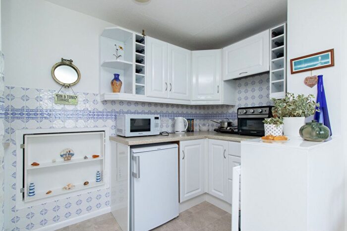 1 Bedroom Flat For Sale In Granville Marina, Ramsgate, CT11