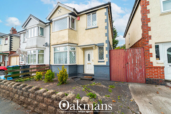 3 Bedroom Semi Detached House For Sale In Brian Road, Smethwick, B67