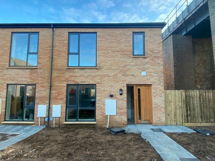 3 Bedroom End Of Terrace House To Rent In Harvey&#;S Yard, Hayle, TR27