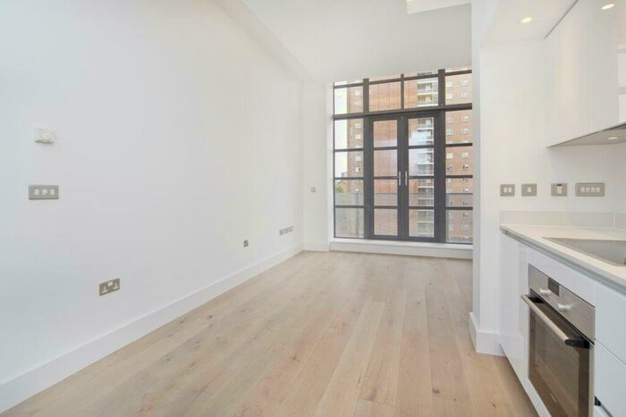 2 Bedroom Apartment To Rent In Chatham Place, London, E9