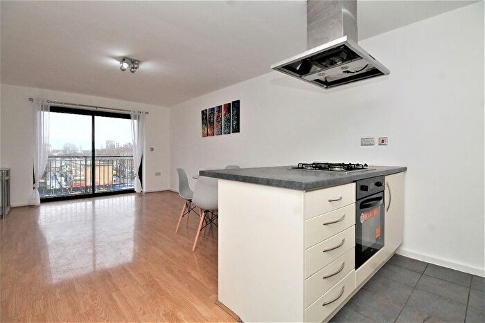 2 Bedroom Flat To Rent In Franklin House, Aberfeldy Street, Canary Wharf, E14