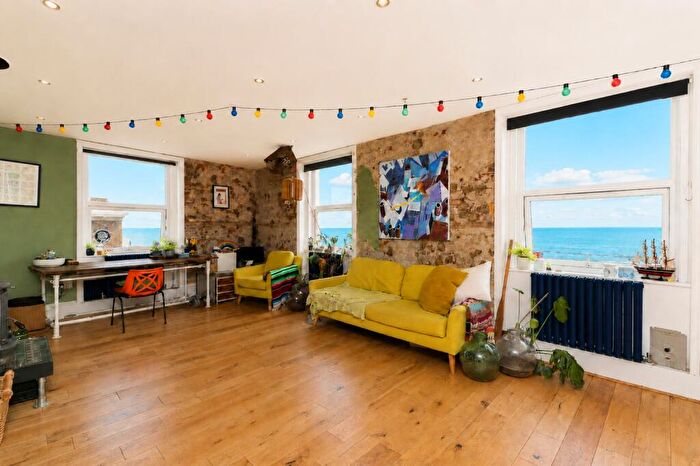 1 Bedroom Flat For Sale In Ethelbert Crescent, Margate, Kent, CT9