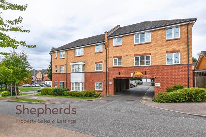 2 Bedroom Flat For Sale In Plomer Avenue, Hoddesdon Bedroom First Floor, EN11