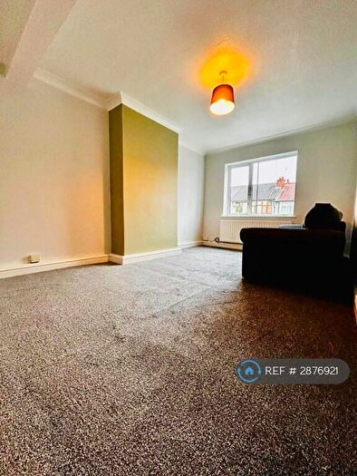2 Bedroom Flat To Rent In Earlsdon, Coventry, CV5