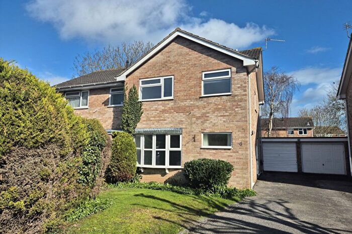 3 Bedroom Semi-Detached House For Sale In Freshmoor, Clevedon, North Somerset, BS21