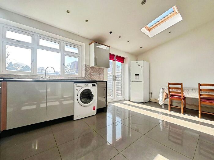3 Bedroom Semi-detached House To Rent In Station Road, Hounslow, TW3