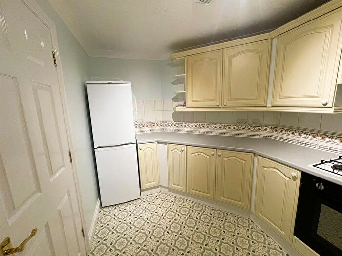 2 Bedroom Flat To Rent In Banister Park, Southampton, SO15