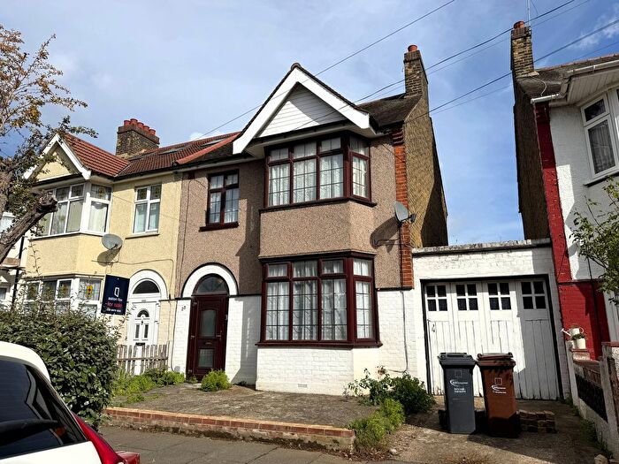 3 Bedroom Terraced House For Sale In Sherwood Gardens, Barking, IG11
