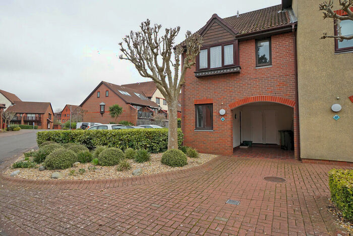 3 Bedroom End Of Terrace House To Rent In Newlyn Way, Port Solent, PO6