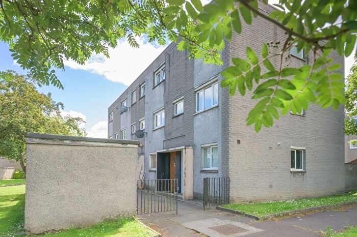2 Bedroom Maisonette For Sale In Primrose Lane, Rosyth, KY11