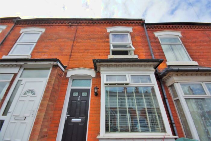 3 Bedroom Terraced House To Rent In Dell Road, Birmingham, B30